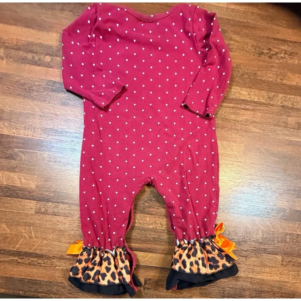 It's Fall Y'all infant girls one piece pumpkin romper.  Size 12-18 months.